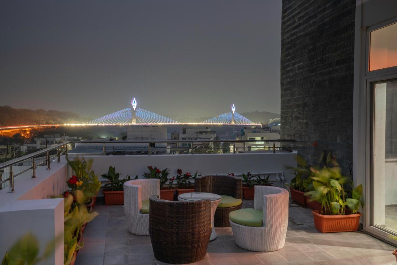 La Serene Hyderabad Exterior photo