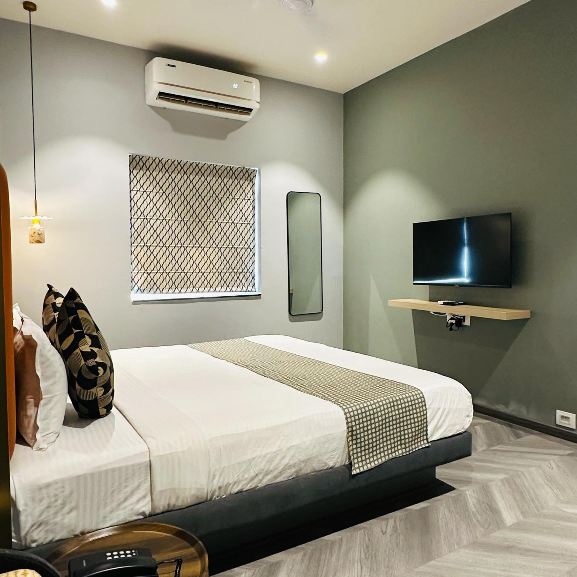 La Serene Hyderabad Exterior photo